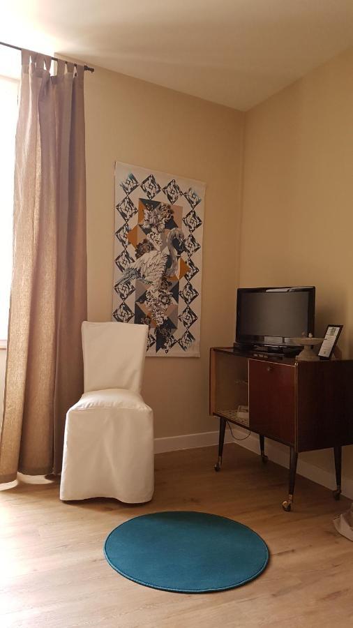 chambres d'hôtes du Tilleul Nanteuil-en-Vallée Extérieur photo