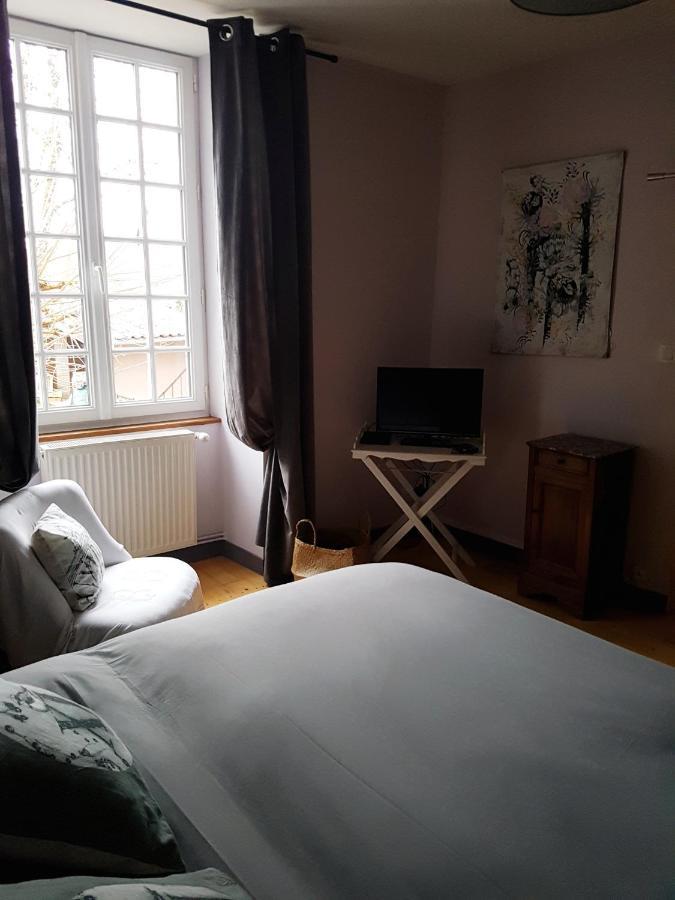 chambres d'hôtes du Tilleul Nanteuil-en-Vallée Extérieur photo